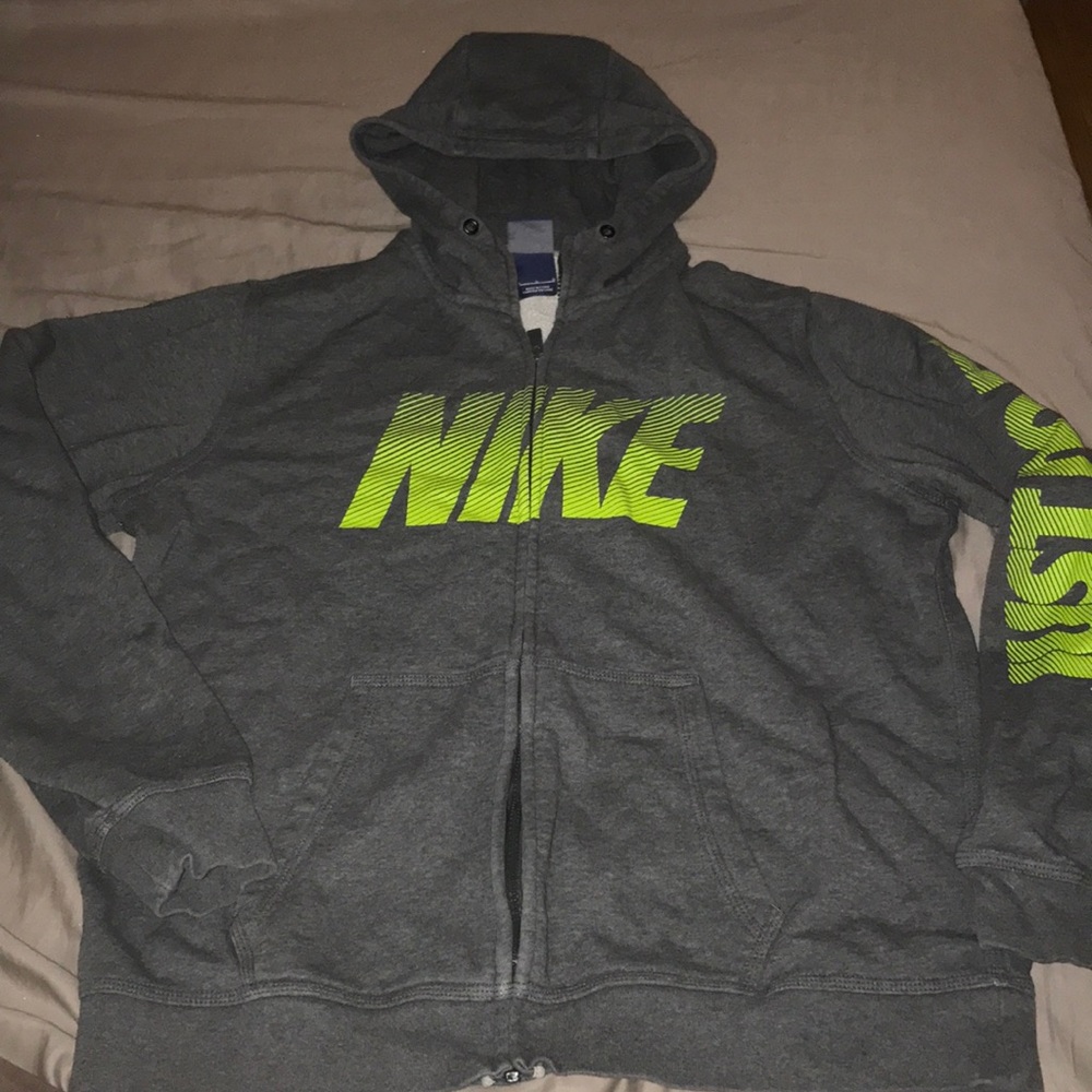 Nike hoodie 💫 LARGE